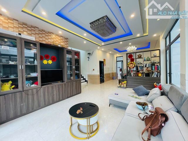 SỤP HẦM CĂN BIỆT THỰ SÂN VƯỜN 250M² – KĐT GOLDEN HILL, LIÊN CHIỂU, ĐÀ NẴNG - CHỈ 6 TỶ - 2