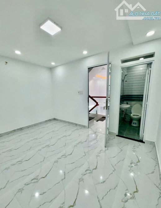 LÊ VĂN QUỚI - HẺM THÔNG XE HƠI - NHÀ ĐẸP - GIÁP TÂN PHÚ-4*11-GIÁ CHỈ HƠN 4 tỷ. - 2