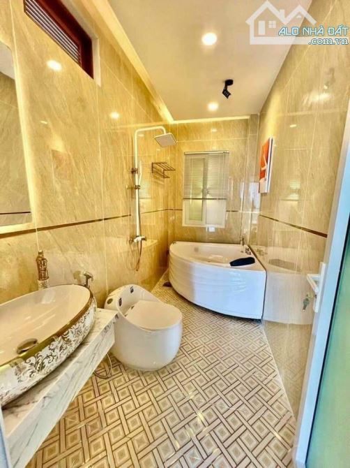 Bán nhà mới cứng 100 % , HXH 6m đối diện cityland Nguyễn Văn Lượng 60 m2 , giá 11 tỷ nhỉnh - 2
