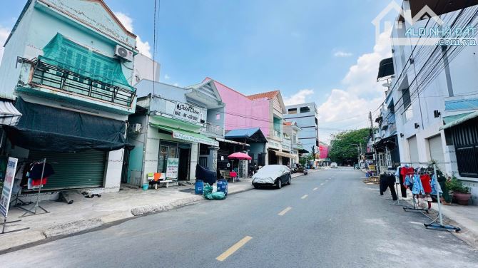 Nhà mặt tiền kinh doanh khu BigC GO, phường Dĩ An, TP Dĩ An - 2