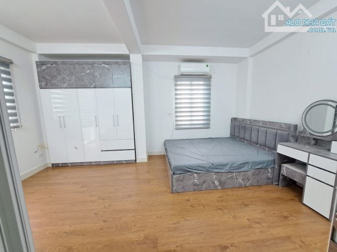 Bán nhà Khương Đình - 54m2 - 9,3 tỷ - xây chắc chắn - 50m ra oto - hàng hiếm - 2
