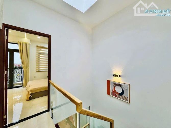 Chốt ngay căn nhà đẹp 52m2 ngay Trần Quang Diệu, Q3.  Giá: 2 Tỷ 660. SHR, vị trí trung tâm - 2