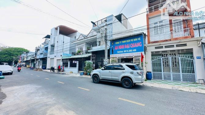Nhà mặt tiền kinh doanh khu Big C Go, sổ riêng, 2342 Dĩ An Bình Dương - 2