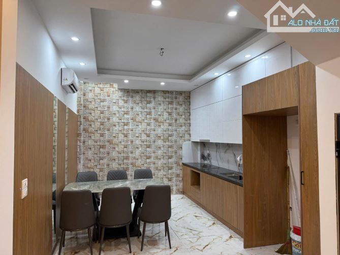 BÁN NHÀ 45M2 5 TẦNG Ở NGAY. THOÁNG SÁNG ÔTÔ ĐỖ CỬA. - 2