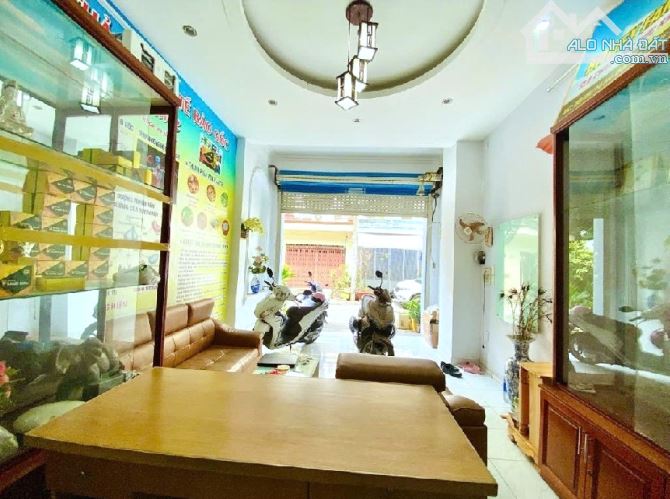 BÁN GẤP NHÀ 3 TẦNG 60M2, KHU PHÂN LÔ VIP TRƯỜNG CHINH, TÂN PHÚ. 9 TỈ - 2