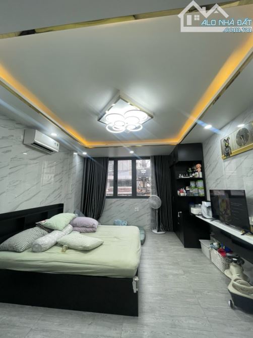 BÁN NHÀ HẺM 60 LÂM VĂN BỀN, TÂN KIỂNG - 2 TẦNG - XE Ô TÔ NGỦ TRONG NHÀ - 2