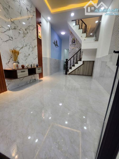 quận 8,gần lương văn can ,hẻm xe hơi , 3 tầng ,nhỉnh 4,x tỷ - 2