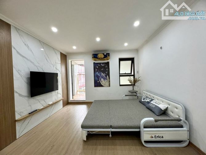 TẬP THỂ PHƯƠNG MAI - ĐỐNG ĐA - 70M2 - 2 NGỦ - VIEW PHỐ - FULL NỘI THẤT - CHỈ 2.85 TỶ - 2