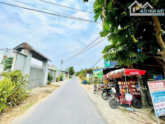 490TR LÔ ĐẤT ĐẸP MẶT TIỀN KINH DOANH NGAY THỊ TRẤN CỦ CHI,180m2 CÓ THỔ - 2