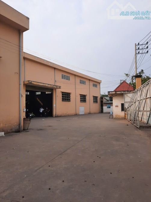 Cho thuê nhà xưởng Mã Lò – Hương Lộ 2, quận Bình Tân, DTKV : 2.000m2 - 2