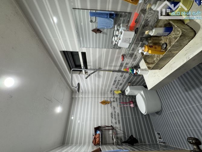 Bán nhà mặt phố Hoàng Tích Trí,56m, 5tỷ900nhà 3 tầng kiên cố Hải Châu, trung tâm Đà Nẵng - 2