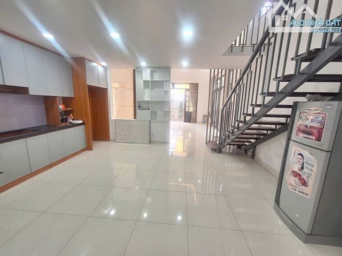 Nhà Khu VIP ngay Kiến Thiết, Hiệp Phú - Ôtô ngủ trong nhà - 122m2, 2tầng - Chỉ 6.2tỷ. - 2