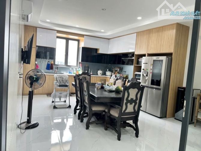 BÁN NHÀ 5 TẦNG CÓ THANG MÁY TRUNG TÂM PHỐ BIỂN NHA TRANG – ĐƯỜNG TRẦN NGUYÊN HÃN - 2