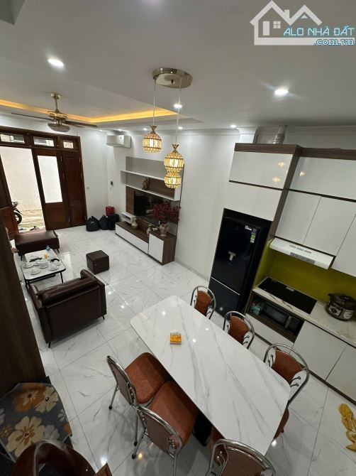 Phan Trọng Tuệ - Thanh Trì 40/43m x 5 tầng, mặt tiền 4.4m, giá 11.8 tỷ thương lượng - 2