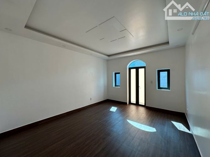 Bán nhà 3 tầng mới tinh về ở luôn ngõ 229 Hàng Kênh - 2