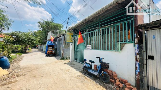 Đất gần trường tiểu học Đông Hoà C, hẻm ô tô thông, 1951m ngang 17,5m, 2343 - 2