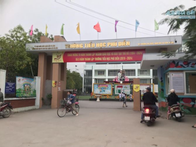 ĐẤT VÀNG PHÚ DIỄN - GẦN HỒ - Ô TÔ VÀO NHÀ - SIÊU RẺ - 50M CHỈ 4,7tỷ - 2