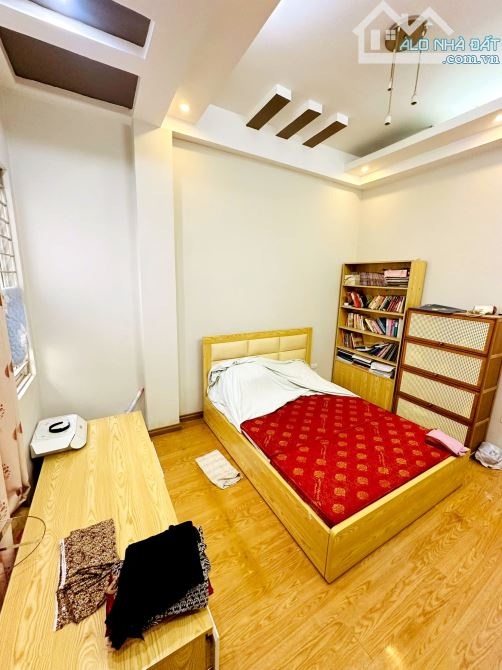 Bán nhà Tôn Đức Thắng- Dân xây- 2 thoáng- gần phố- ngõ rộng- DT 44/51M. - 2