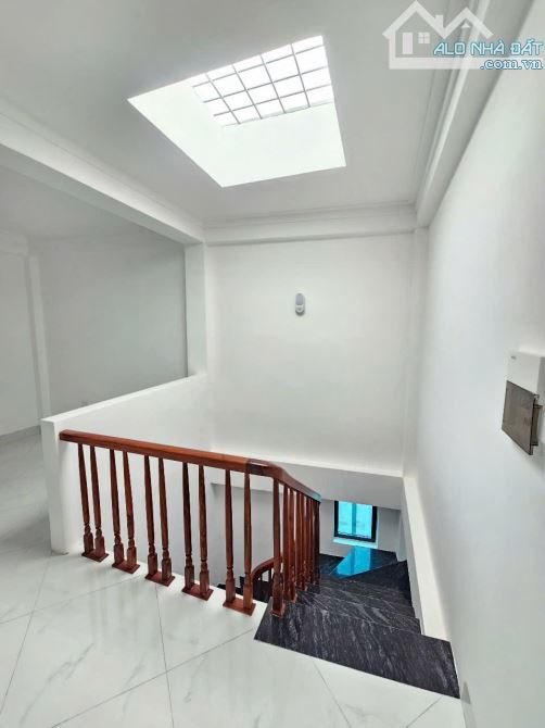 Bán nhà Lai Xá vị trí cực đẹp 5 tầng nhỉnh 5 tỷ - 2