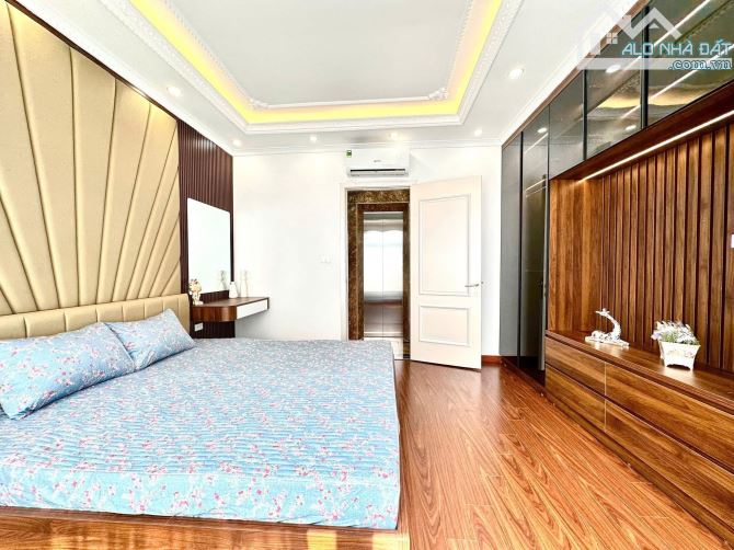 Cầu Giấy: Nhà 6 Tầng, Thang Máy, Nội Thất Cao Cấp – Chỉ 10.5 Tỷ!” - 2