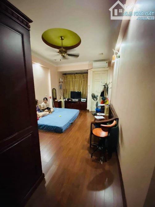 Bán nhà riêng 50m2x4tầng tại Đại Cồ Việt, Hai Bà Trưng, cách phố 50m, ngõ 3 gác tránh xe - 2