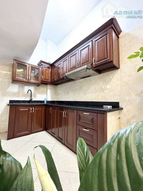 NHÀ PHỐ HOÀNG MAI - cách ô tô 10m - gần trường TH và THCS - 2