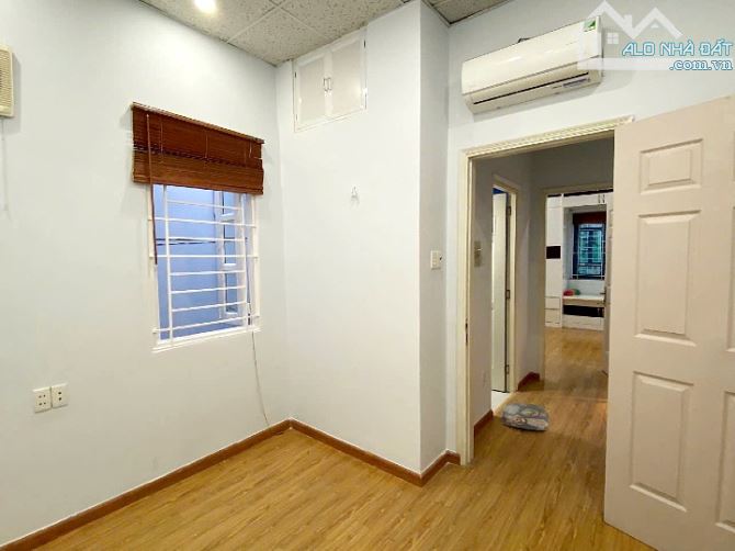 Bán nhà nở hậu 1 lầu 2 mặt hẻm Bạch Đằng, Bình Thạnh - 2