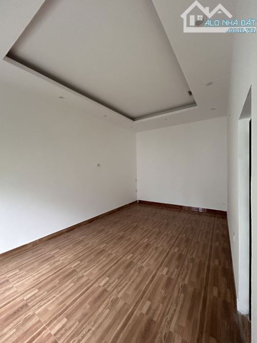 Bán nhà 3 tầng Trương Định - Ngõ thông - Vị trí kinh doanh nhỏ - Nhà đẹp ở ngay - 2