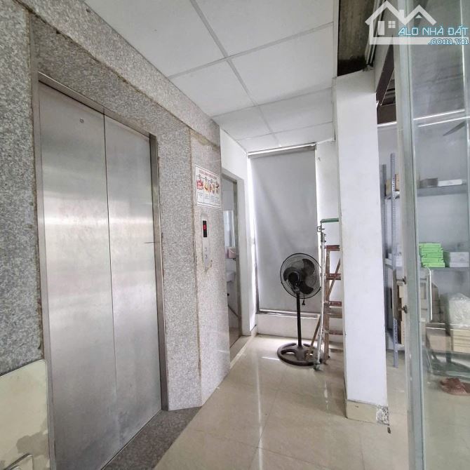 29 Tỷ- Lô Góc 2 Mặt Tiền- 2 Mặt Vỉa Hè- Mặt Đường Nguyễn Xiển- 6 Tầng- Thang Máy