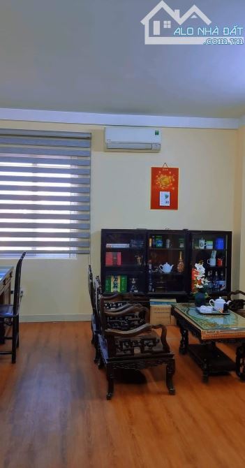 BÁN GẤP NHÀ 4 TẦNG PHỐ KIM MÃ.DT:45M2.NHÀ CÒN MỚI VỀ Ở ĐƯỢC LUÔN.NGÕ TRƯỚC NHÀ Ô TÔ TRÁNH. - 2