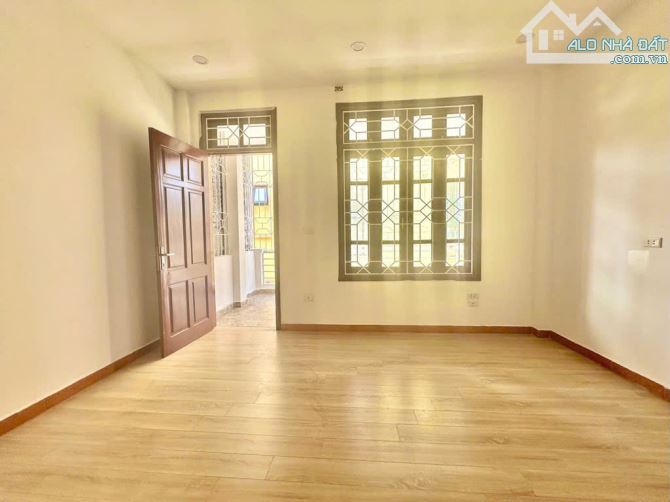 Ô TÔ TRÁNH - NHÀ 4 TẦNG ĐẸP LÊ LỢI HÀ ĐÔNG NGÕ THÔNG - GẦN CHỢ, GẦN TRƯỜNG - GIÁ CHỈ 10.95 - 2