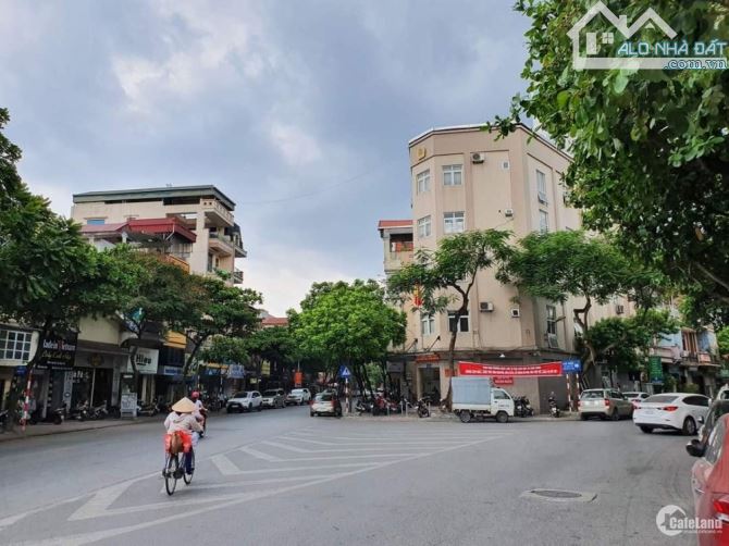 NHÀ HIẾM HỒNG TIẾN,NGỌC LÂM,VIEW HỒ,GARA,THANG MÁY.KIẾN TRÚC SƯ XÂY DỰNG.50m2 hơn 10 tỷ. - 2