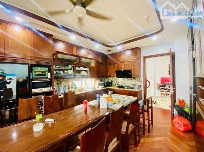 🏡 MẶT PHỐ HOÀN KIẾM - 120M² x MT 5,5M² - GIÁ: 45 TỶ 💰 ( SỔ ĐỎ CHÍNH CHỦ ) - 2