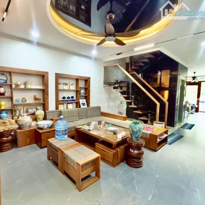 Bán Nhà Biệt Thự 6 tầng Việt Hưng 2x tỷ-75m2-Mt 5m-GARA THANG MÁY- VĨA HÈ- Ô TÔ CHẠY VÒNG - 2