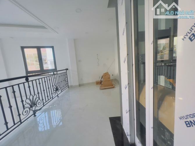 BÁN NHÀ GÓC 3 MẶT TIỀN 5 TẦNG  – THANG MÁY 5X14M – HOÀNG HOA THÁM, BÌNH THẠNH - 2