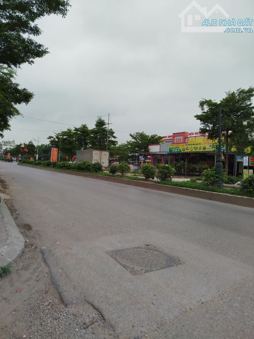 Bán đất dịch vụ cầu dừa thường tín -hà nội.gan siêu thị long bình dt 89,26 m - 2