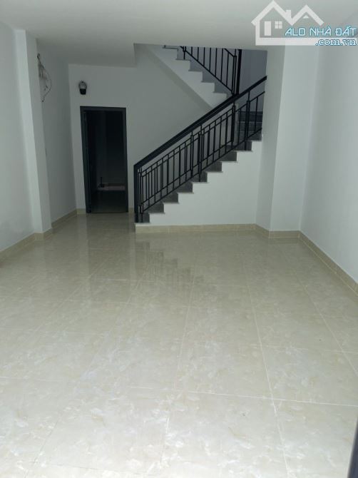 Bán nhà 3 tầng sát hẻm xe hơi , Phường 3 Quận 8 Chỉ nhỉnh 6 tỷ - 2