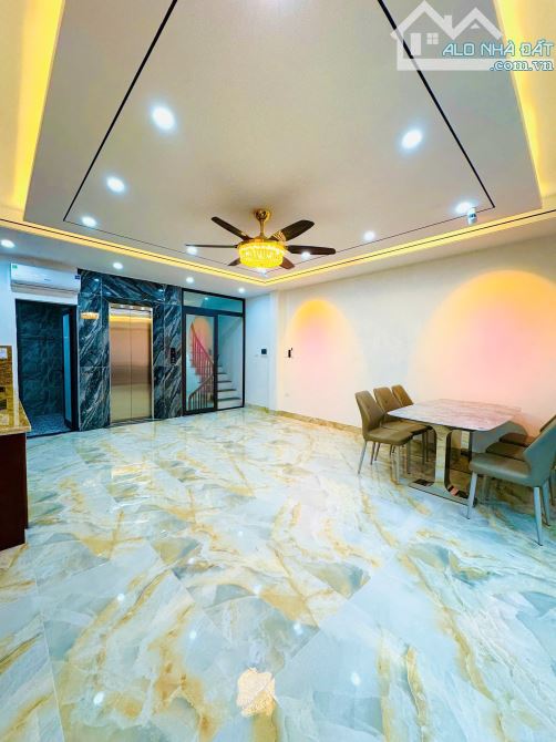Bán nhà Gia Thụy, 51m2 x 3 thoáng x MT rộng x 6 tầng, thang máy, full nội thất, 30m ô tô - 2