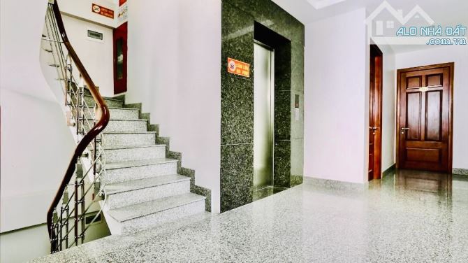 BÁN TÒA KHÁCH SẠN MẶT PHỐ GIÁP BÁT - GIẢI PHÓNG - 105M x 7 TẦNG - GIÁ CHỈ 28.8 TỶ - 2