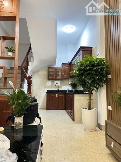 BÁN NHÀ 30M2*5 TẦNG Ô TÔ ĐỖ CỬA - HOÀNG MAI- HÀ NỘI - 2