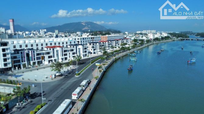 Bán biệt thự dự án cồn Tân chỉ hơn 10 tỷ/căn vừa view sông view biển đẹp nhất Nha Trang - 2