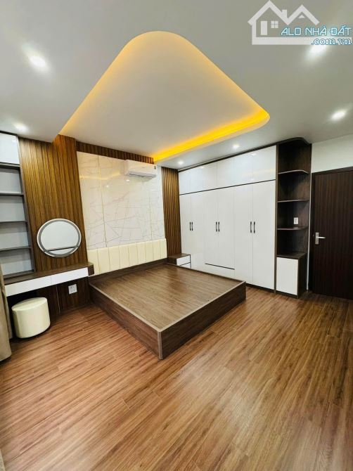 Ô TÔ VÀO NHÀ NGÕ 618 NGÔ GIA TỰ (TĐC SAO SÁNG) CẦN BÁN - 2