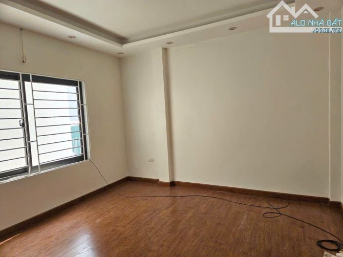 NHÀ MỚI ĐẠI CÁT - 34M² - NGÕ NÔNG - 10M RA Ô TÔ - 5 TẦNG - MẶT TIỀN 5.5M - GIÁ 4.55 TỶ - 2