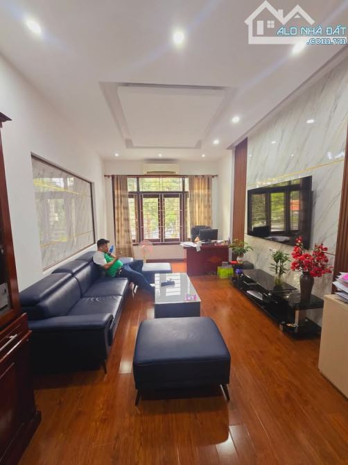 BÁN NHÀ NGUYỄN VĂN HUYÊN, KINH DOANH, DT66M, 5 TẦNG, MT 4 M , GIÁ NHỈNH 25 TỶ - 2