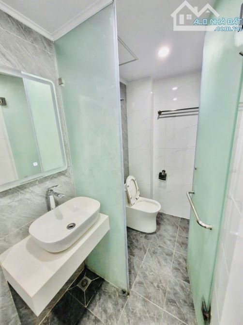 TÔN ĐỨC THẮNG - NHÀ MỚI - NGÕ SH QUAY ĐẦU - 4,9 TỶ - 2