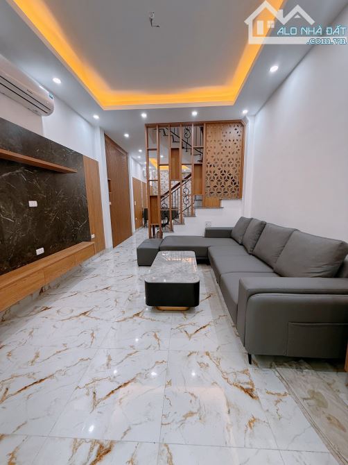 Bán nhà đẹp Đại Cát - Bắc Từ Liêm, ô tô vào nhà, 4 thoáng, tiện ích - tặng full nội thất - 2