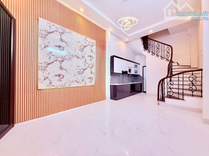Siêu Hiếm! Nhà Hồng Hà-Q.Hoàn Kiếm, 30m²x4 Tầng, Giá Chỉ 7,35 Tỷ - 2
