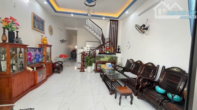 BÁN NHÀ HOÀ PHÚ 2, VỊ TRÍ ĐẸP, NHÀ 3 tấm, TRUNG TÂM HOÀ MINH - 2