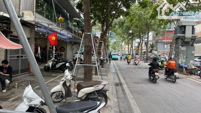 Giá rẻ HOT Nguyễn Văn Tuyết, Đống Đa, đường Ôtô tránh, nhà cũ, 95m, mt gần 5m, 24.45 tỷ - 2