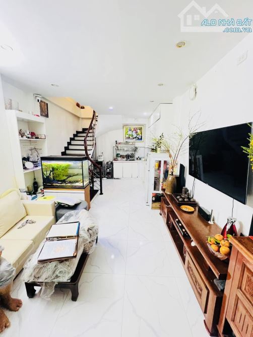 Siêu phẩm Hoàng Hoa Thám - lô góc - 30m ra phố - không quy hoạch - nhỏ 8 tỷ - 2